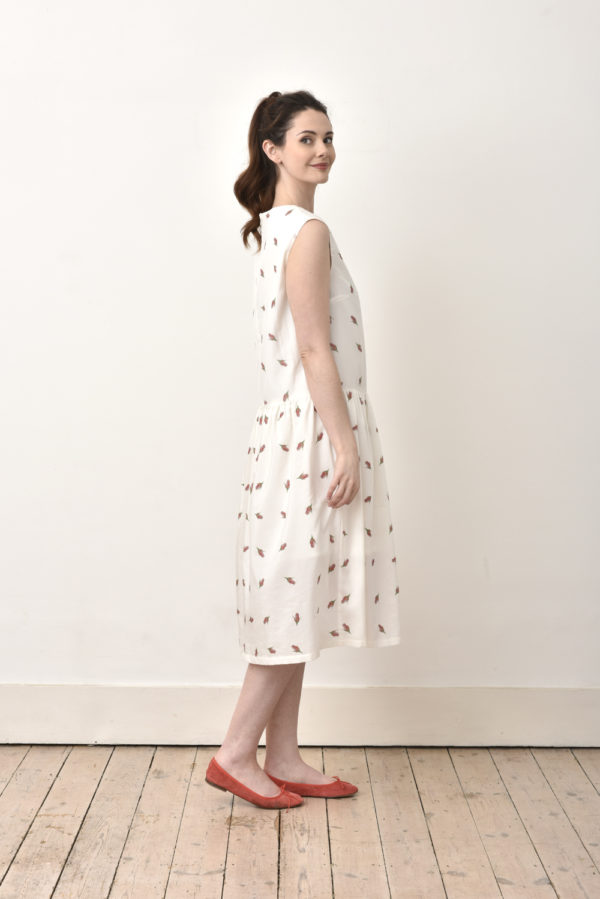 Rose dress side